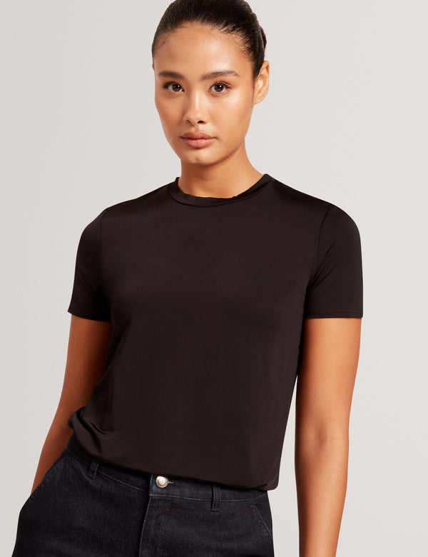 SOLID BLACK TSHIRT WITH SEAM DETAIL | BLACK