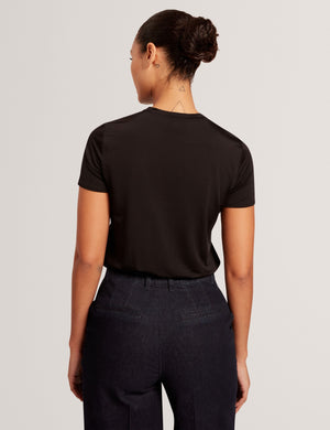 SOLID BLACK TSHIRT WITH SEAM DETAIL | BLACK