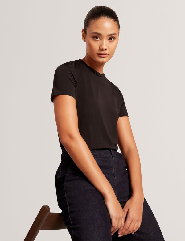 SOLID BLACK TSHIRT WITH SEAM DETAIL | BLACK