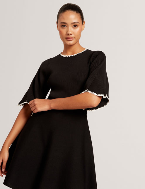 SHORT SLEEVE CREW NECK MINI DRESS | BLACK