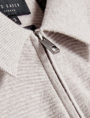DECKERS | GREY