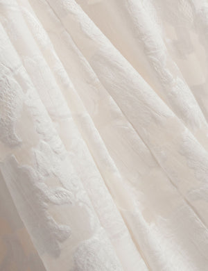 LEESAA | WHITE
