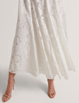 LEESAA | WHITE
